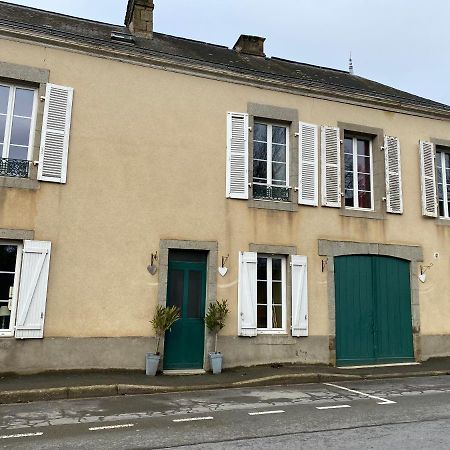 Le Trianon Le Bourgneuf-la-Foret Exterior foto